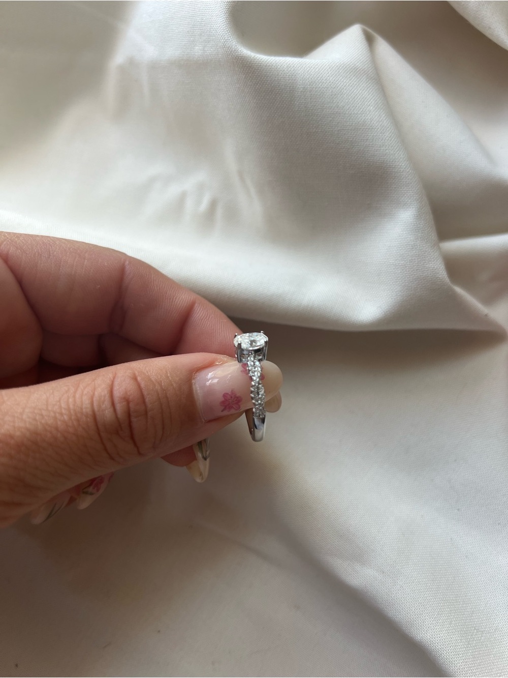 Oval diamond ring - Picture 5 of 8